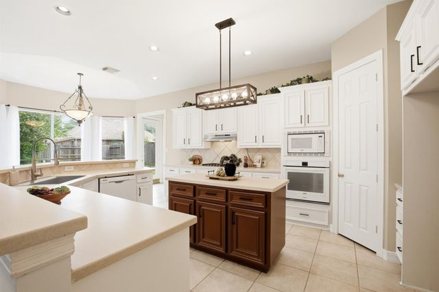 1322 Kirby Lake Court, Richmond, TX 77406