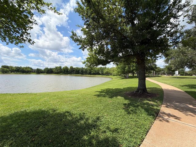 1322 Kirby Lake Court, Richmond, TX 77406