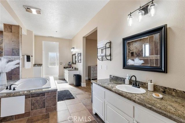 7332 Cygnet Road, Phelan, CA 92371