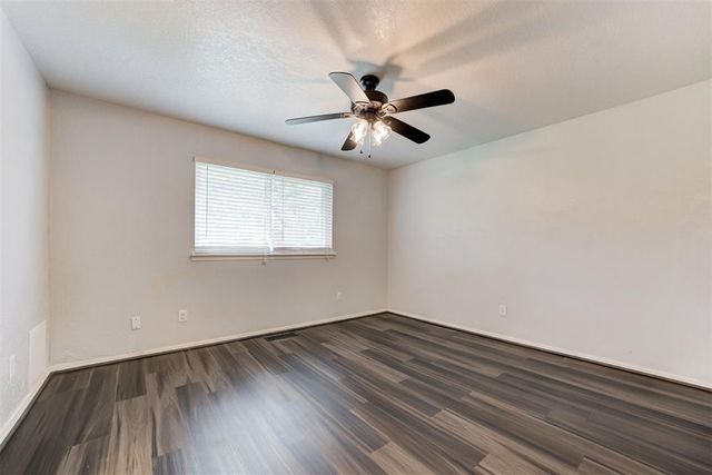 10904 N Blackwelder Avenue, Oklahoma City, OK 73120
