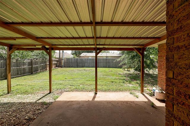 10904 N Blackwelder Avenue, Oklahoma City, OK 73120