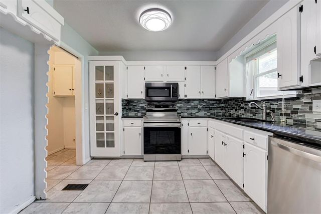 10904 N Blackwelder Avenue, Oklahoma City, OK 73120