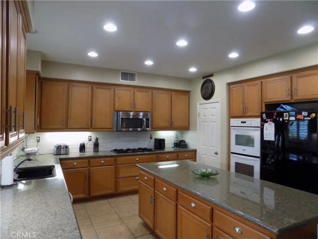 12858 Mesa View Drive, Victorville, CA 92392