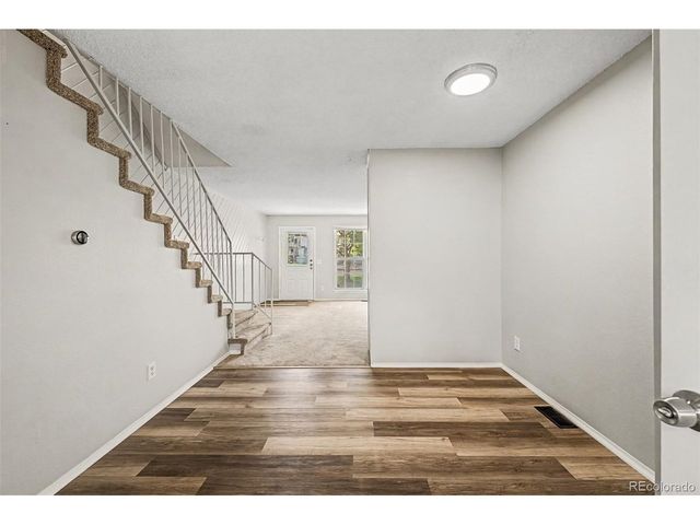6708 S Holland Way, Littleton, CO 80128