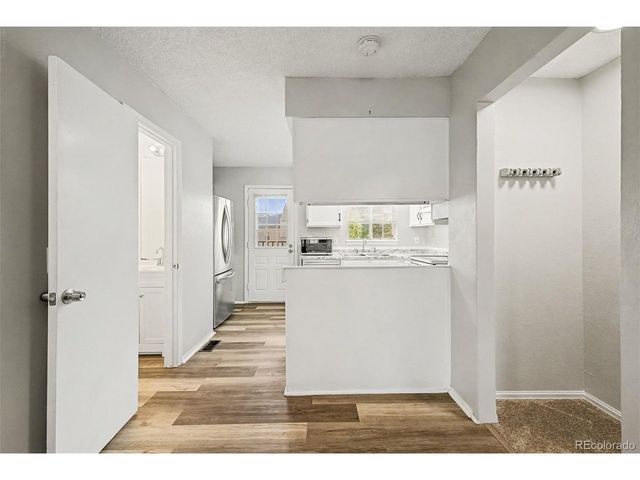 6708 S Holland Way, Littleton, CO 80128