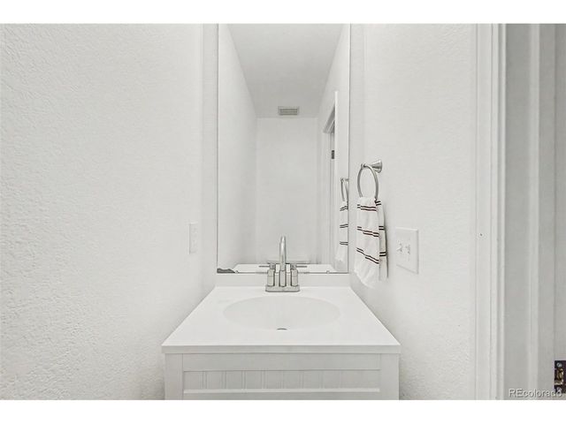 6708 S Holland Way, Littleton, CO 80128