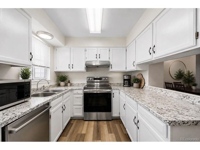 6708 S Holland Way, Littleton, CO 80128