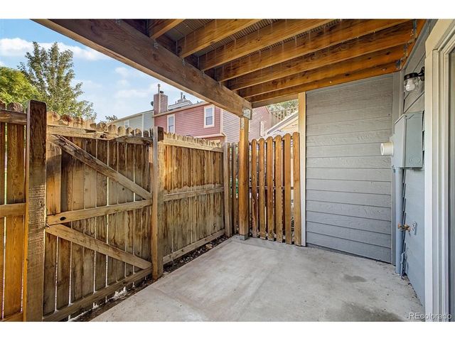 6708 S Holland Way, Littleton, CO 80128