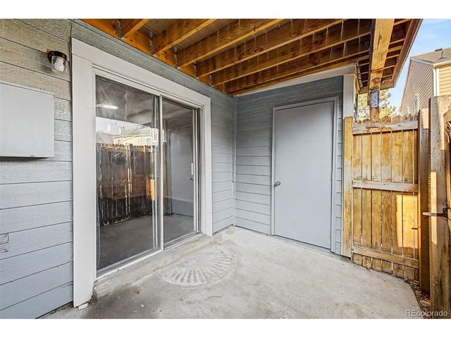 6708 S Holland Way, Littleton, CO 80128