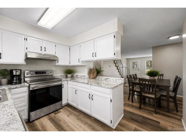 6708 S Holland Way, Littleton, CO 80128