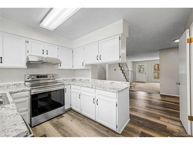6708 S Holland Way, Littleton, CO 80128