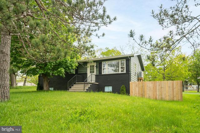 413 D ST, Mountain Lake Park, MD 21550