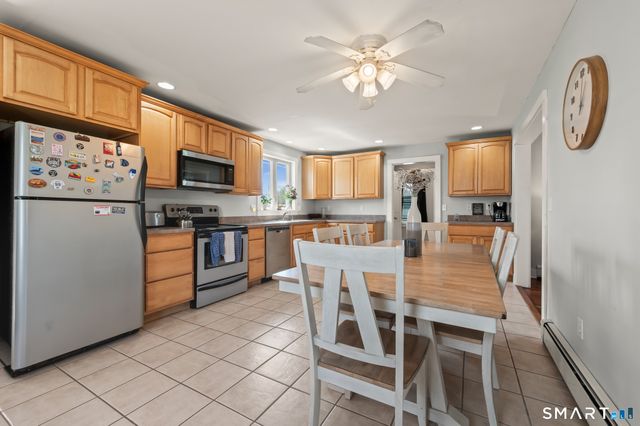 23 Maple Street, Middlefield, CT 06481