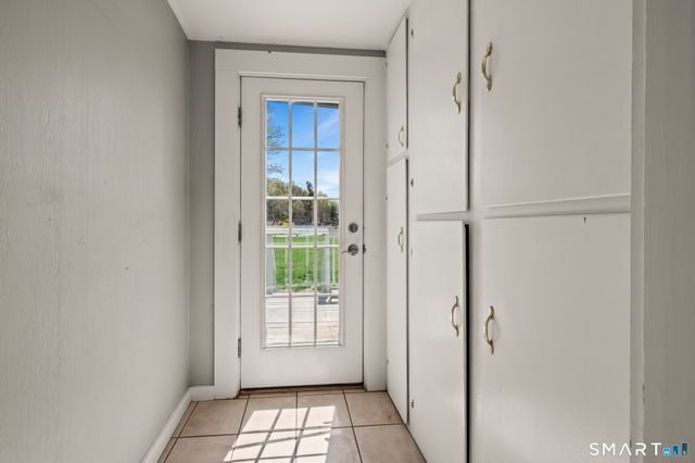 23 Maple Street, Middlefield, CT 06481