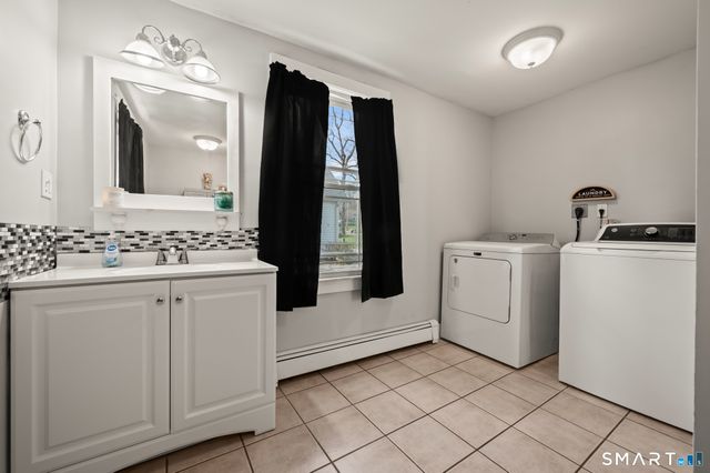 23 Maple Street, Middlefield, CT 06481