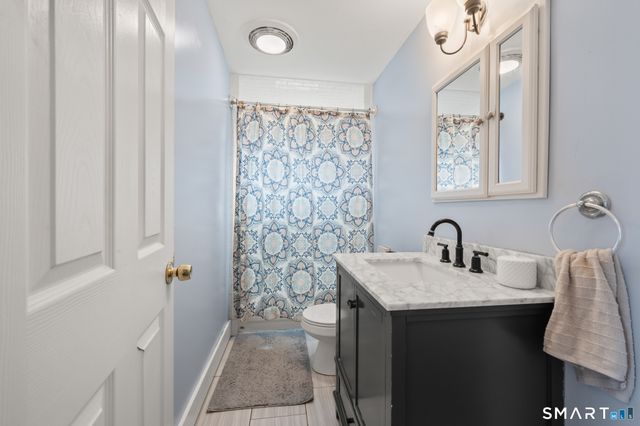 23 Maple Street, Middlefield, CT 06481