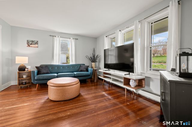 23 Maple Street, Middlefield, CT 06481