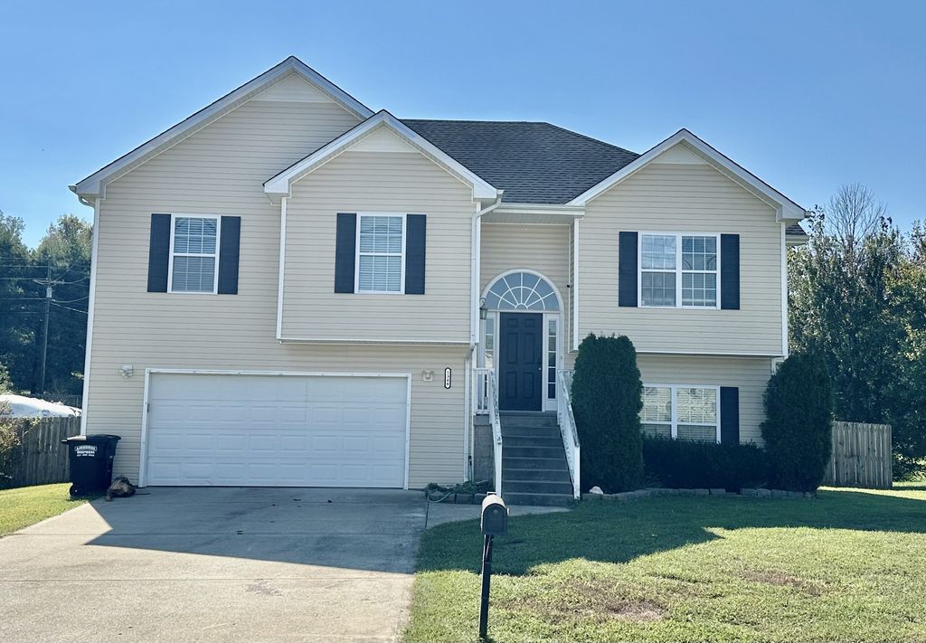 1348 Francesca Dr, Clarksville, TN 37042
