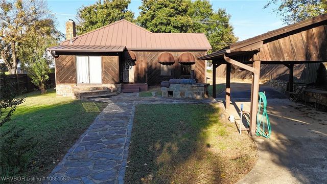 315 College Avenue, Poteau, OK 74953