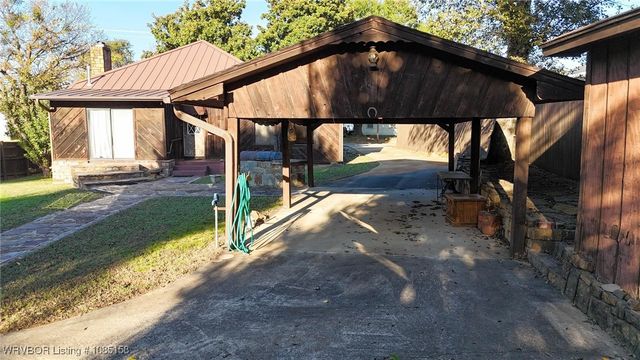 315 College Avenue, Poteau, OK 74953