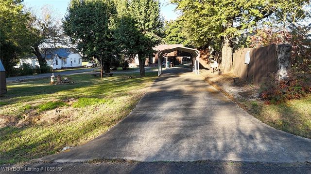 315 College Avenue, Poteau, OK 74953