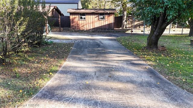 315 College Avenue, Poteau, OK 74953