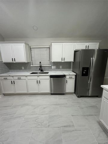 21725 York Timbers Drive, Kingwood, TX 77339