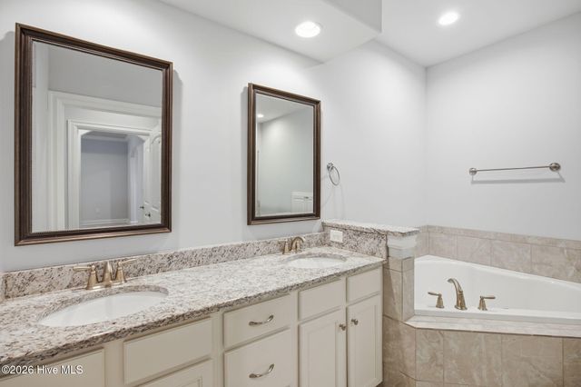 665 Jenoa Drive, Castle Hayne, NC 28429