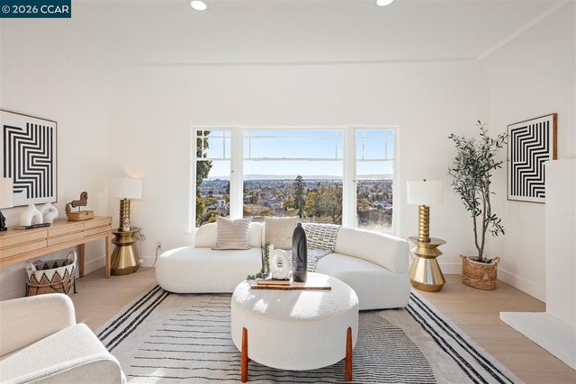 6055 Majestic Ave, Oakland, CA 94605