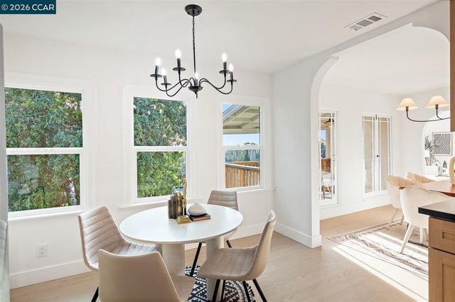 6055 Majestic Ave, Oakland, CA 94605