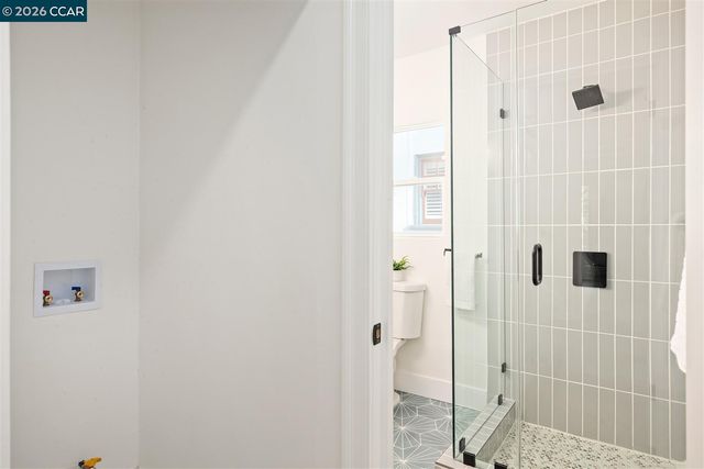 6055 Majestic Ave, Oakland, CA 94605