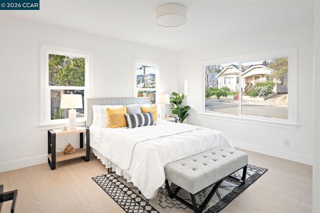 6055 Majestic Ave, Oakland, CA 94605