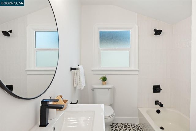 6055 Majestic Ave, Oakland, CA 94605