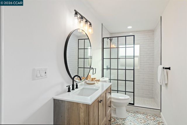 6055 Majestic Ave, Oakland, CA 94605