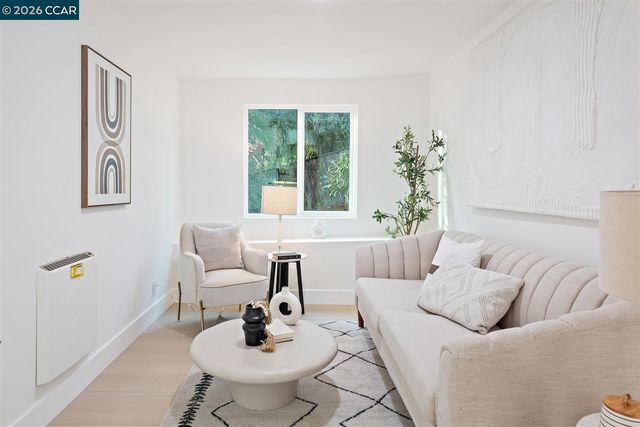 6055 Majestic Ave, Oakland, CA 94605