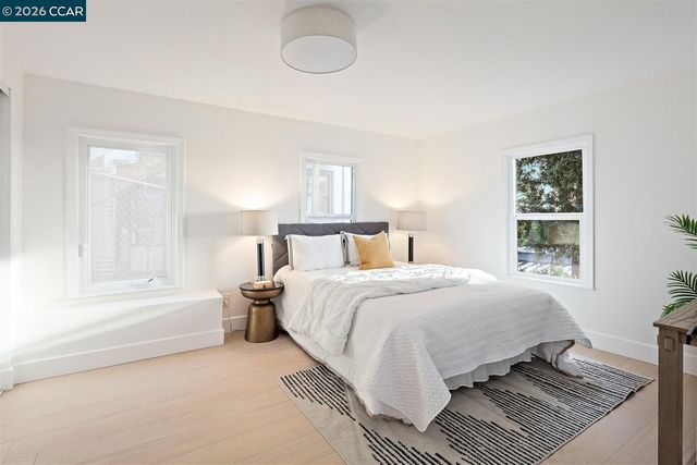 6055 Majestic Ave, Oakland, CA 94605