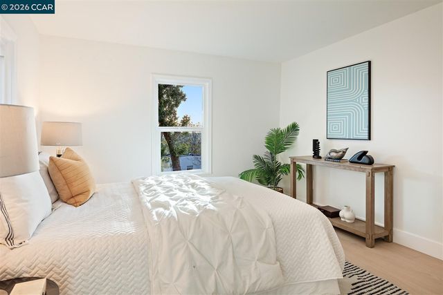 6055 Majestic Ave, Oakland, CA 94605