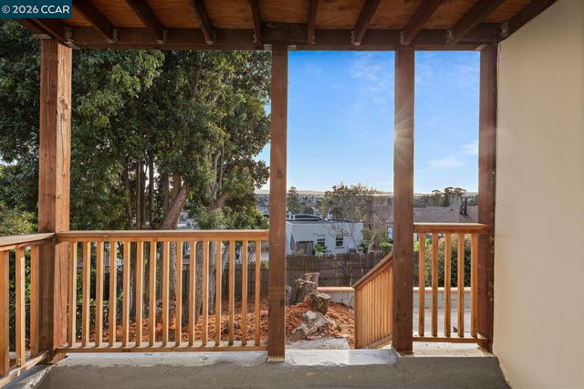 6055 Majestic Ave, Oakland, CA 94605