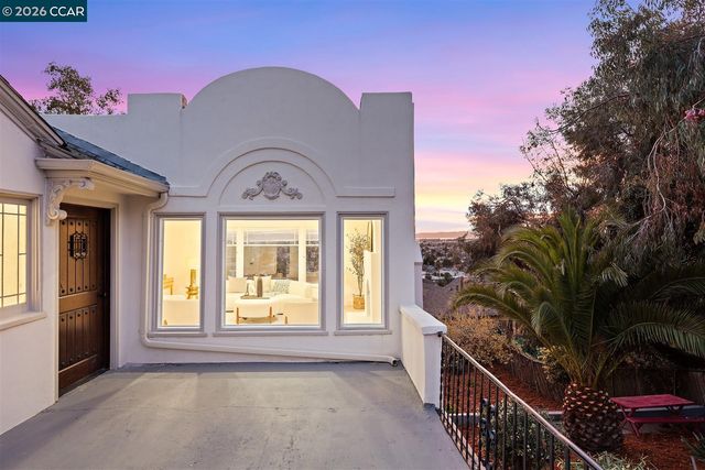 6055 Majestic Ave, Oakland, CA 94605