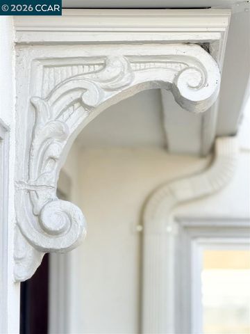 6055 Majestic Ave, Oakland, CA 94605