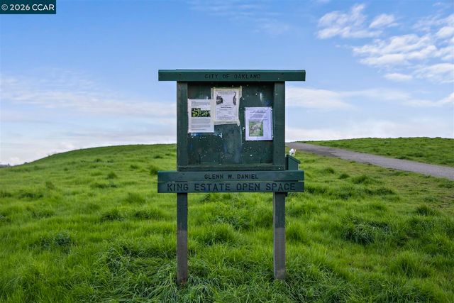 6055 Majestic Ave, Oakland, CA 94605