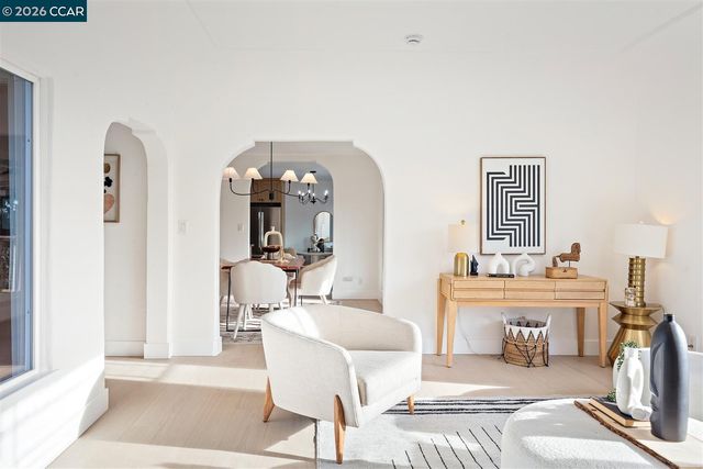 6055 Majestic Ave, Oakland, CA 94605