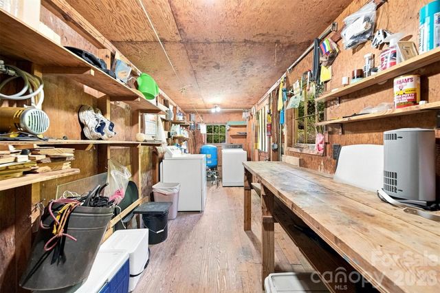 6354 Gingercake Road, Newland, NC 28657