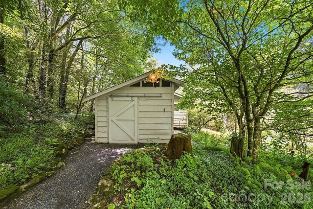 6354 Gingercake Road, Newland, NC 28657