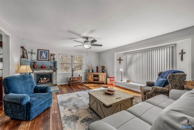 4202 S Gault Avenue, Fort Payne, AL 35967