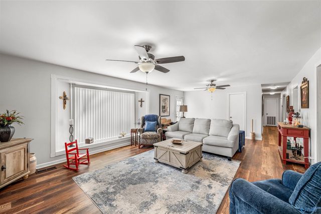 4202 S Gault Avenue, Fort Payne, AL 35967