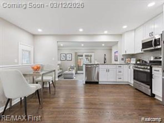 22600 Edgewater Street, St. Clair Shores, MI 48082