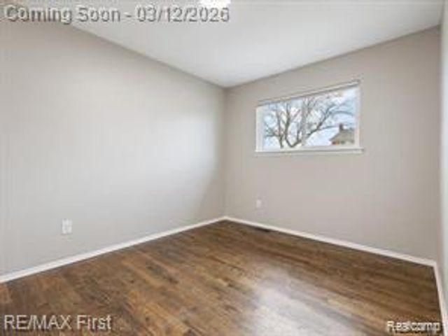 22600 Edgewater Street, St. Clair Shores, MI 48082