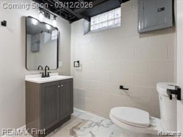 22600 Edgewater Street, St. Clair Shores, MI 48082