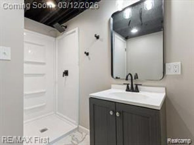 22600 Edgewater Street, St. Clair Shores, MI 48082